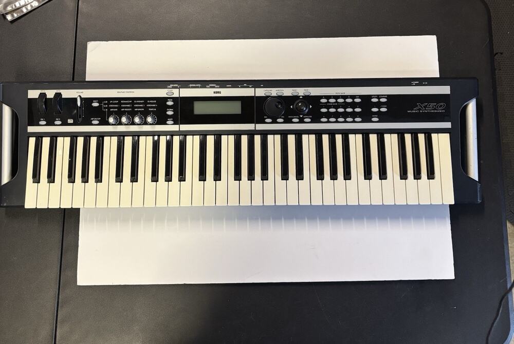 Korg X50 61-Key Synthesizer Keyboard – Tested Works Very Good Condition